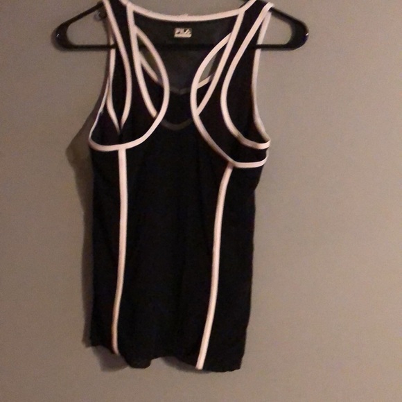 *WORN ONCE* WOMAN FILS TANK TOP WITH BUILT IN BRA! SIZE SMALL! - Picture 5 of 5